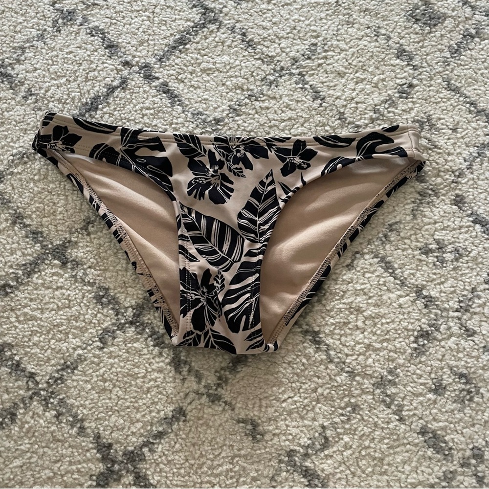 Xhilaration Tropical Print Bikini Bottom Size small
